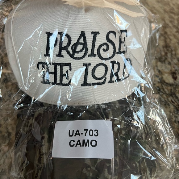 "Praise The Lord" White & Camo Trucker Hat - Picture 6 of 6